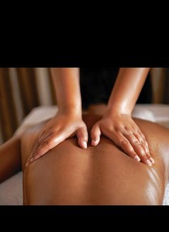 Tom Masseuse - Masajista in Dubai Photo 7 of 7
