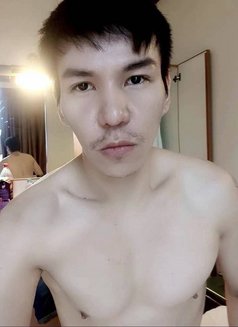 Tom - Male escort in Bangkok Photo 5 of 8