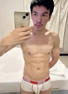 Tom - Male escort in Bangkok Photo 3 of 4