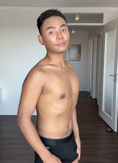Tom - masseur in Phuket Photo 3 of 4