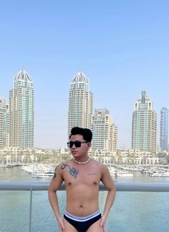 Tom23 - Male escort in Dubai Photo 9 of 9
