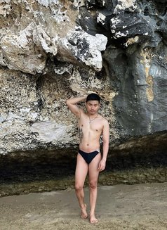 Tree tree - masseur in Al Manama Photo 3 of 4