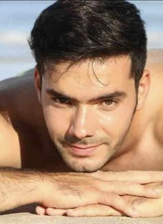 Tomey - Male escort in Bangkok Photo 3 of 5