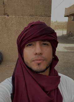 Tomi - masseur in Dubai Photo 4 of 6
