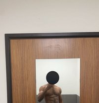 Tommy Bigxxx - Male escort in Doha Photo 1 of 8
