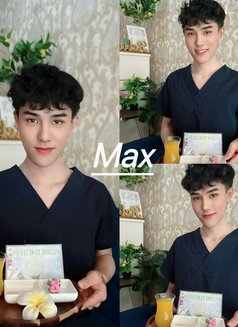 Leo spa - masseur in Muscat Photo 1 of 5