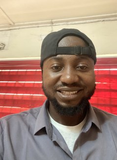 Tonado - masseur in Lagos, Nigeria Photo 2 of 2