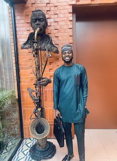 Tonado - Masajista in Lagos, Nigeria Photo 3 of 4