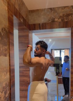 Toneyy - Male escort in Mumbai Photo 2 of 5