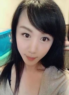 Tongtong - Transsexual escort in Beijing Photo 16 of 19