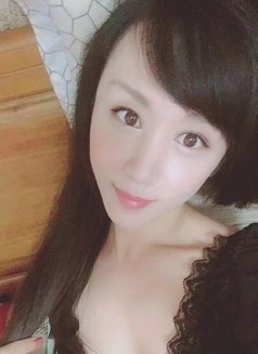 Tongtong - Transsexual escort in Beijing Photo 23 of 24