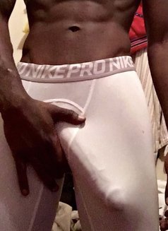 Tongue god 🤴🏾8inches ♀️ - Male escort in Accra Photo 5 of 7