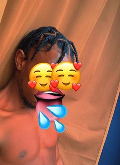 Tongue god 🤴🏾8inches ♀️ - Male escort in Accra Photo 7 of 7