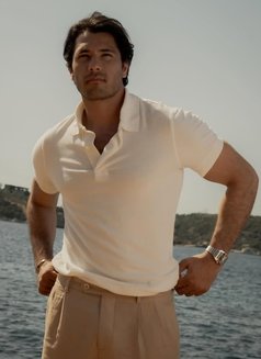 Toni - Male escort in Beirut Photo 2 of 3