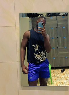 Tonny - Male escort in Riyadh Photo 5 of 8
