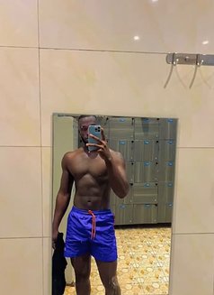 Tonny - Male escort in Riyadh Photo 8 of 8