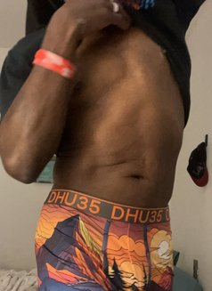 Tony - Acompañantes masculino in Mississauga Photo 3 of 6