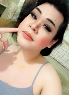 Tony chubby both - masseuse in Al Manama Photo 13 of 15