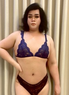 Tony chubby both - masseuse in Al Manama Photo 23 of 26