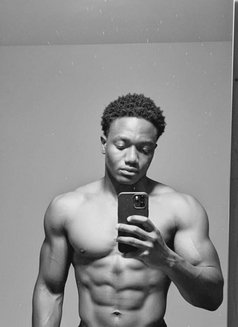 Tony Gavin - Male escort in Nairobi Photo 1 of 4