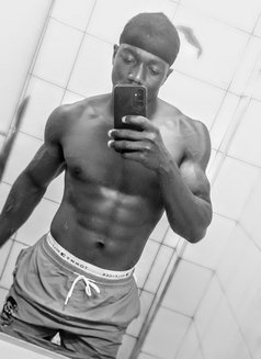 Tony Gavin - Male escort in Nairobi Photo 4 of 4