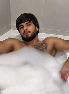 Tony Hairy Dom - Male escort in Dubai Photo 2 of 5