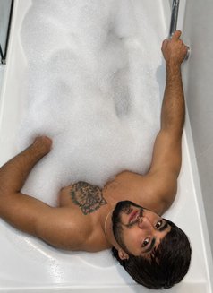 Tony Hairy Dom - Male escort in Dubai Photo 4 of 5