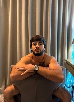 Tony Hairy Dom - Male escort in Dubai Photo 5 of 5