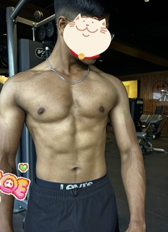 Tony - Male escort in Hyderabad Photo 3 of 5