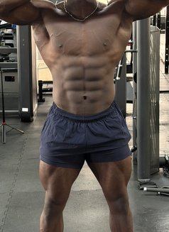 Tony - Male escort in Nairobi Photo 7 of 9