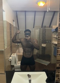 Tony - Male escort in Nairobi Photo 3 of 5