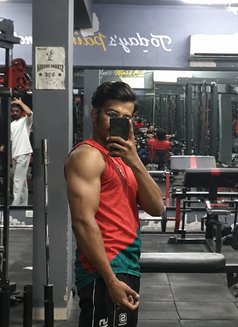 Tony R - Male escort in Hyderabad Photo 1 of 7