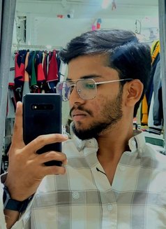 Tony R - Male escort in Hyderabad Photo 2 of 7