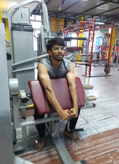 Tony R - Male escort in Hyderabad Photo 7 of 7