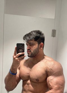 Top 9 Inches - Male escort in Bangalore Photo 1 of 4