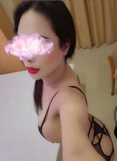 Queen of AJMAN - Transsexual escort in Ajmān Photo 3 of 9