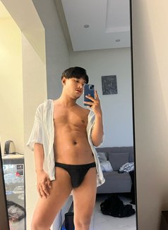 Top and Bottom Little Boy - Transsexual escort in Riyadh Photo 1 of 6