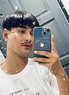 Top and Bottom Little Boy - Transsexual escort in Riyadh Photo 4 of 6