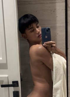 Top and Bottom Little Boy - Acompañantes transexual in Riyadh Photo 5 of 9