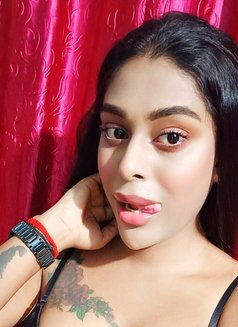 Top and Genuine Cam Video Call - Transsexual escort in Kolkata Photo 2 of 8