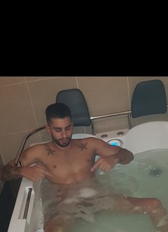 Bob - Male escort in Beirut Photo 9 of 11