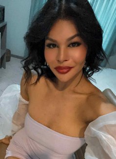 Top Big Cock Ladyboy - Dominadora transexual in Bangkok Photo 6 of 21