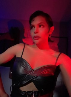 Top Big Cock Ladyboy - Dominadora transexual in Bangkok Photo 18 of 21