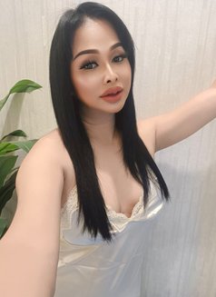 Top & bottom - Transsexual escort in Riyadh Photo 3 of 3