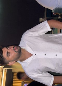 Top Brunette - Acompañantes masculino in Beirut Photo 1 of 1