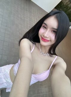 Top Cristies - Transsexual escort in Singapore Photo 3 of 9