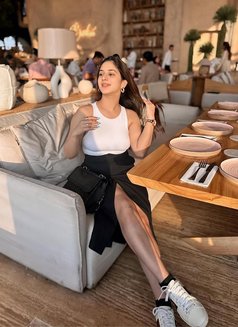Top High Class Escorts Service - puta in Gurgaon Photo 2 of 3