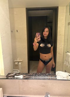 Top Huge Ericka - Transsexual escort in Manila Photo 16 of 16