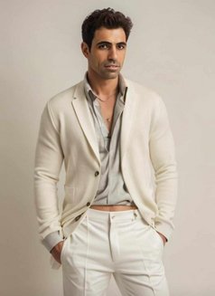 Top Huqe Dominant - Acompañantes masculino in Manila Photo 2 of 6