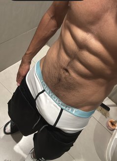 Top فحل - Male escort in Riyadh Photo 1 of 8
